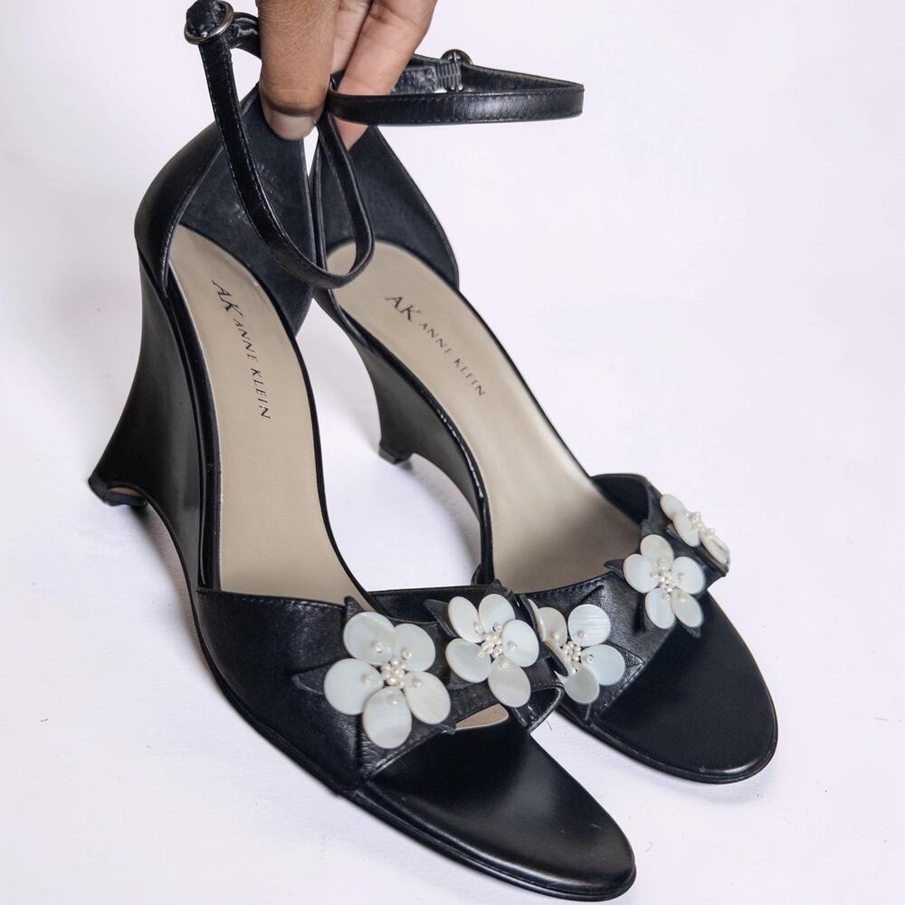 Anne Klein Black Leather Wedge Floral Applique Heels 7.5